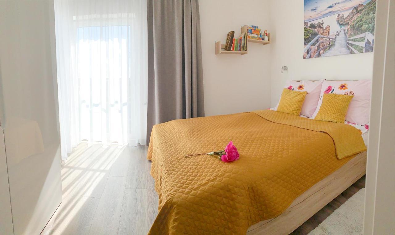 סיאנוז'טי Apartament Livia מראה חיצוני תמונה